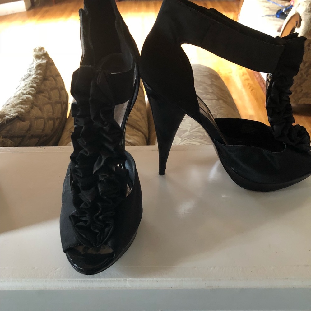 Black stiletto Pump.